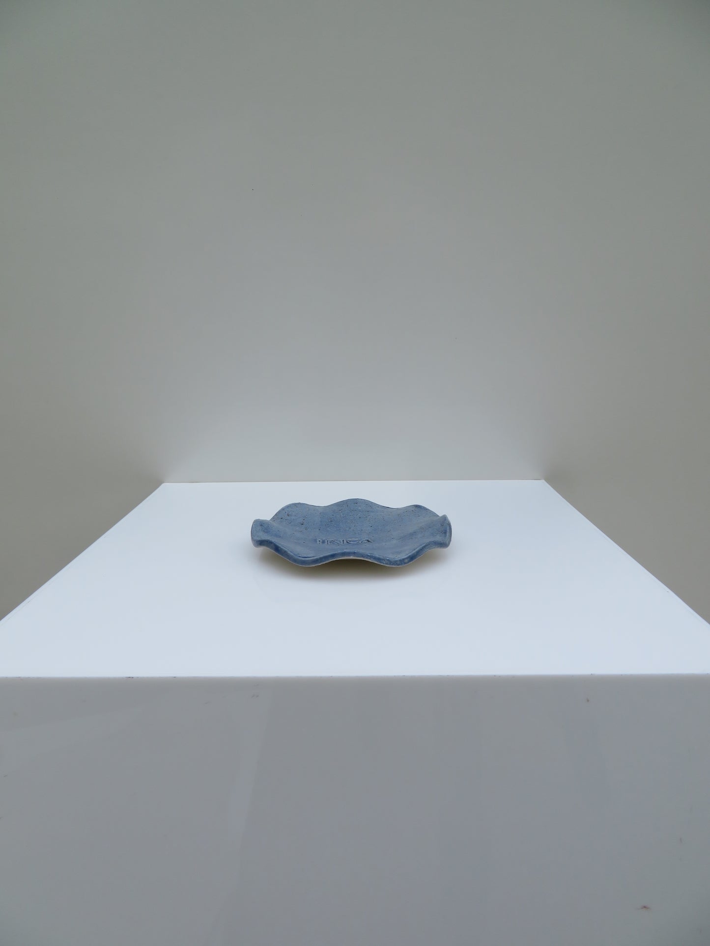 'Mini Wavy Dish' in Deep Blue